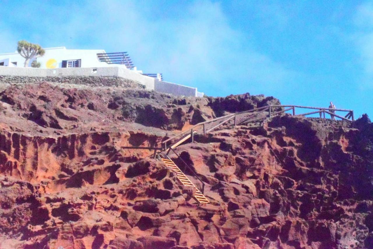 North Cliff Apartment *The Ocean Beneath Your Feet* Galdar Exterior photo